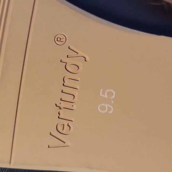 Vertundy Fur Mules 🖤 - Picture 15 of 16